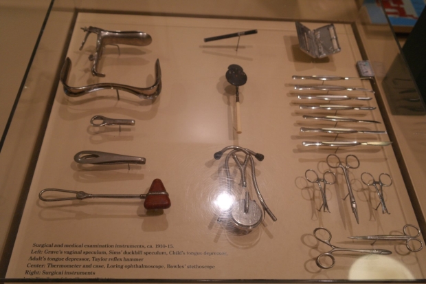 Przyrządy lekarkie - muzeum na Ellis Island